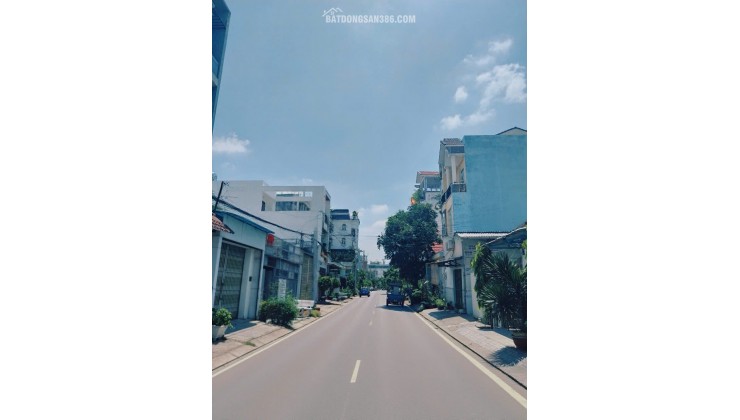 Nhà phố 4 tầng, hàng xóm Vạn Phúc - 68m2 – Nhỉnh 10 tỷ - Đường 10m – Ôtô dậu trước nhà